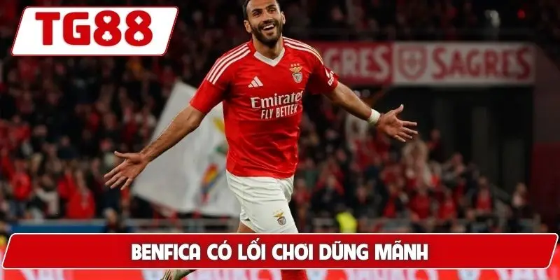 Benfica có lối chơi dũng mãnh